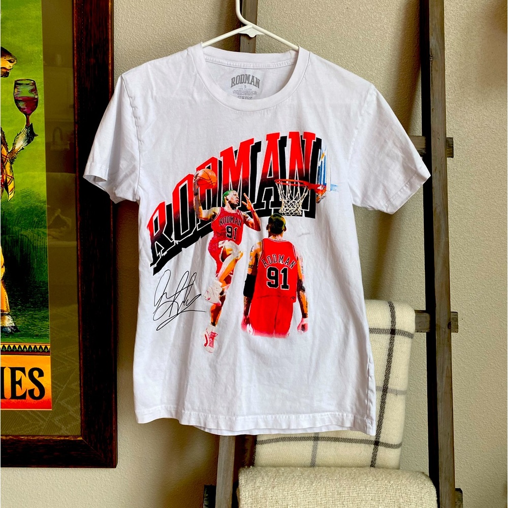 Men’s Denis Rodman T-shirt, gently worn.